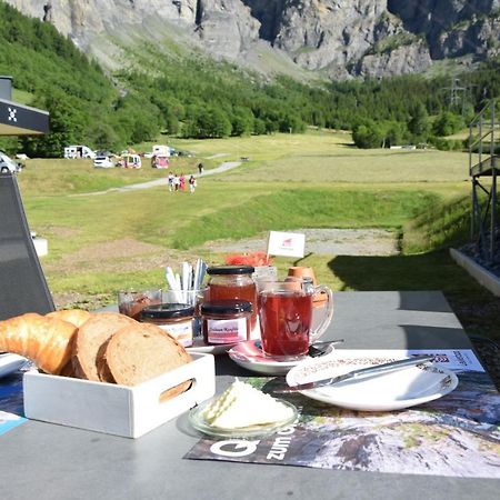 Campingplatz Mit Restaurant & Sportarena Leukerbad Zewnętrze zdjęcie