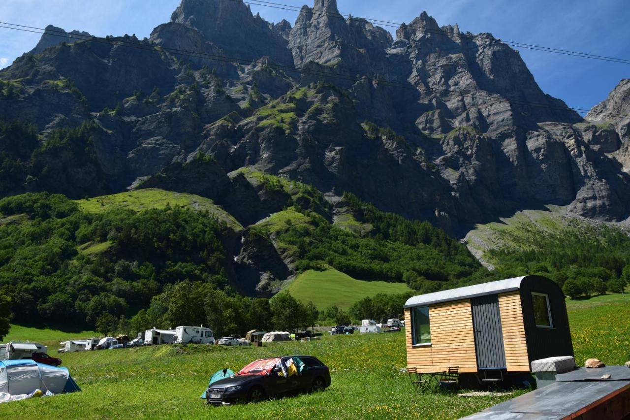 Campingplatz Mit Restaurant & Sportarena Leukerbad Zewnętrze zdjęcie