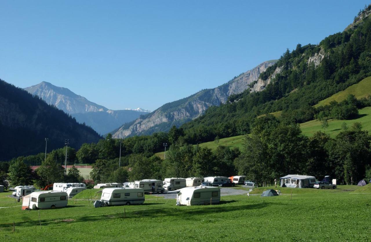Campingplatz Mit Restaurant & Sportarena Leukerbad Zewnętrze zdjęcie