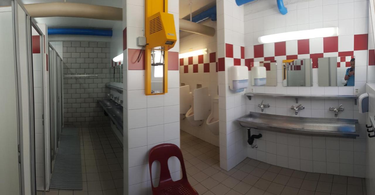 Campingplatz Mit Restaurant & Sportarena Leukerbad Zewnętrze zdjęcie