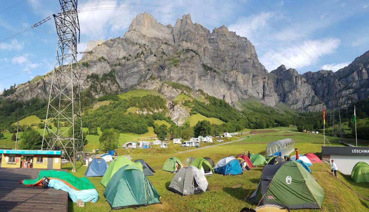 Campingplatz Mit Restaurant & Sportarena Leukerbad Zewnętrze zdjęcie