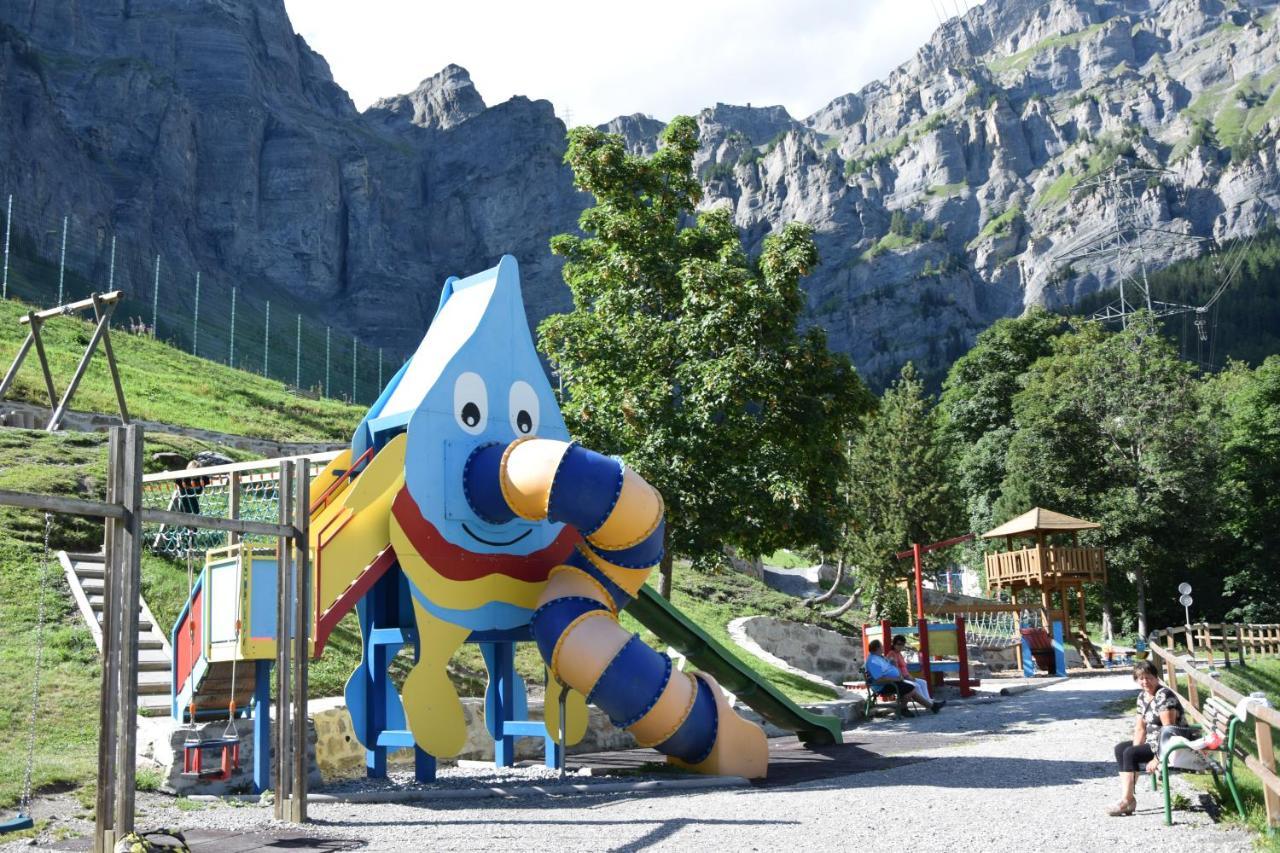 Campingplatz Mit Restaurant & Sportarena Leukerbad Zewnętrze zdjęcie
